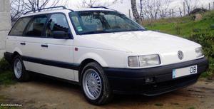 VW Passat Variant 1.6 TD Dezembro/93 - à venda - Ligeiros