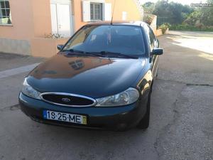 Ford Mondeo Ghia Dezembro/98 - à venda - Ligeiros