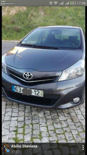 Toyota Yaris 1.4 d4d 5 lugares Maio/12 - à venda - Ligeiros