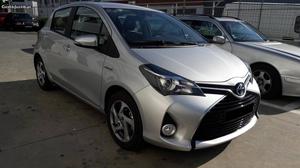 Toyota Yaris 1.5 Hybrid Julho/16 - à venda - Ligeiros