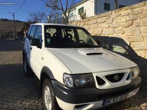 Nissan Terrano 2 TDI Dezembro/00 - à venda - Pick-up/