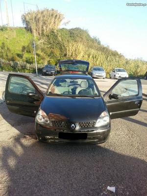 Renault Clio 1.2, só 74mil KM Abril/02 - à venda -