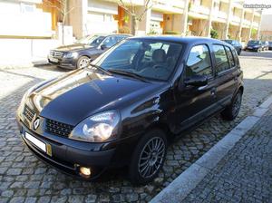 Renault Clio v A/C Setembro/02 - à venda - Ligeiros