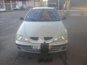 Renault Megane 1.9d Março/00 - à venda - Comerciais / Van,