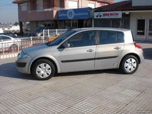 Renault Mégane 1.5 DCI 80 CV Maio/03 - à venda - Ligeiros