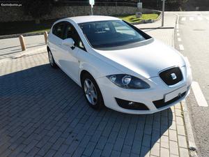 Seat Leon 1.6 TDI 105 cv 12 Maio/12 - à venda - Ligeiros