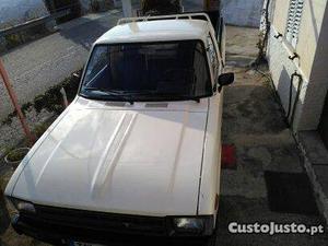 Toyota Hilux LN40L KR3 Abril/83 - à venda - Pick-up/