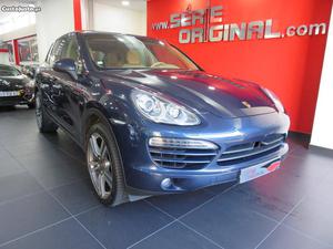 Porsche Cayenne 3.0 Diesel Fevereiro/12 - à venda -