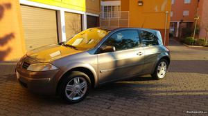 Renault Mégane 1.5 dci sport 1.6v Dezembro/03 - à venda -