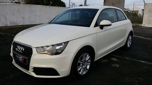 Audi A1 1.6 TDi Sport Agosto/12 - à venda - Ligeiros