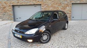 Ford Focus 1.8 TDdi Ghia Janeiro/03 - à venda - Ligeiros