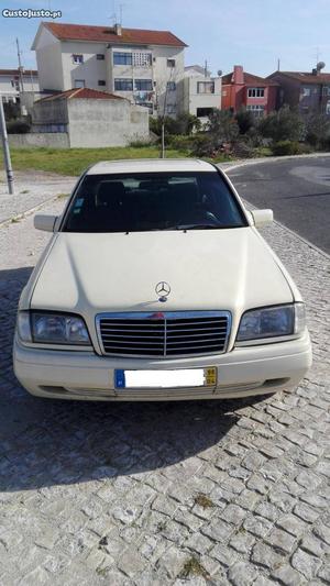 Mercedes-Benz C  portas Abril/96 - à venda -