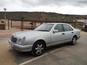 Mercedes-Benz E 220 classic a/c j,e 98 Maio/98 - à venda -