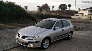 Nissan Almera 1.5 Confort Maio/02 - à venda - Ligeiros