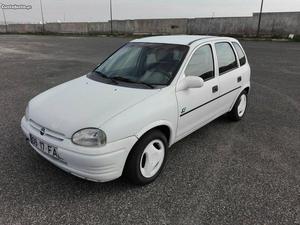 Opel corsa 1.2i 5 portas - ipo e iuc - economico Abril/96 -