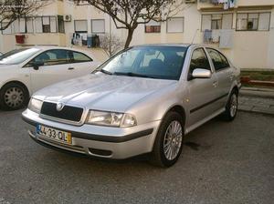 Skoda Octavia 1.9 TDI Maio/00 - à venda - Ligeiros