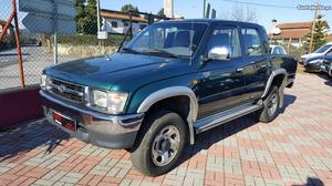 Toyota Hilux 4W4 Dezembro/98 - à venda - Pick-up/
