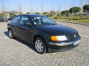 VW Passat 1.9 CONFORTLINE110CV Janeiro/97 - à venda -