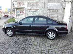 VW Passat Passat tdi 110cv Março/98 - à venda - Ligeiros