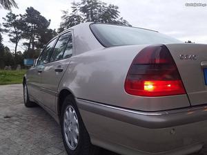 Mercedes-Benz C 240 V6 Elegance Janeiro/98 - à venda -