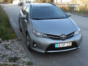 Toyota Auris SW 1.4D Sport 90cv Dezembro/13 - à venda -