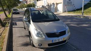 Toyota Corolla Verso 2.0 D4D Disel Abril/02 - à venda -