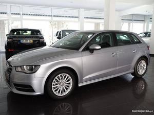 Audi A3 SB 1.6 TDI Attr Dezembro/15 - à venda - Ligeiros