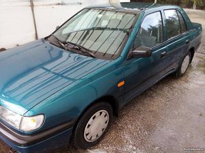 Nissan Sunny v Março/95 - à venda - Ligeiros