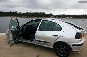 Renault Mégane 1.9D Abril/98 - à venda - Comerciais / Van,