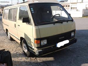 Toyota HiAce 6 lugares Novembro/88 - à venda - Ligeiros