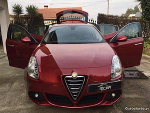 Alfa Romeo Giulietta 1.6 JTD Distinctive Outubro/11 - à