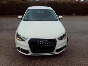 Audi A1 1.6 TDI Sport Fevereiro/12 - à venda - Ligeiros