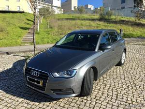 Audi A3 Sportback Julho/15 - à venda - Ligeiros