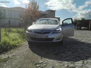 Opel Astra 1.7cdti executive Julho/12 - à venda - Ligeiros