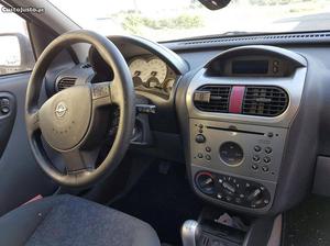 Opel Corsa C 1.7 DTi Novembro/00 - à venda - Ligeiros