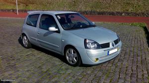 Renault Clio v (troco) Junho/01 - à venda - Ligeiros