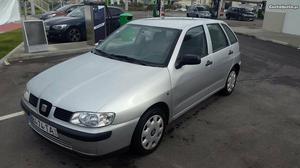 Seat ibiza 1.0 Fevereiro/02 - à venda - Ligeiros