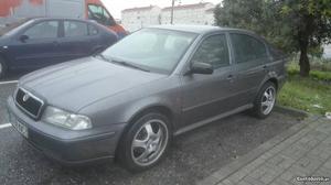 Skoda octavia 1.9tdi Março/99 - à venda - Ligeiros