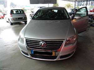 VW Passat 2.0 tdi highline Abril/05 - à venda - Ligeiros