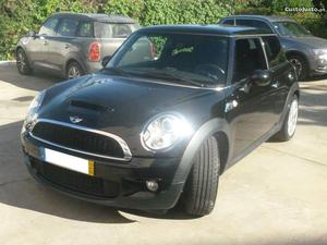 MINI Cooper S 1.6 Março/10 - à venda - Ligeiros