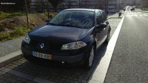 Renault Mégane dinamique Dezembro/04 - à venda - Ligeiros