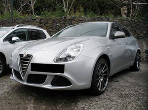 Alfa Romeo Giulietta 1.6 JTDM 2 Junho/14 - à venda -