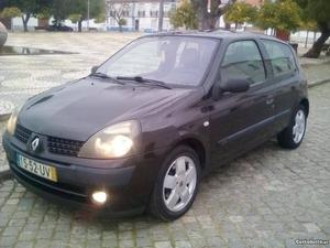 Renault Clio 188 mil km 85cv AC Abril/03 - à venda -