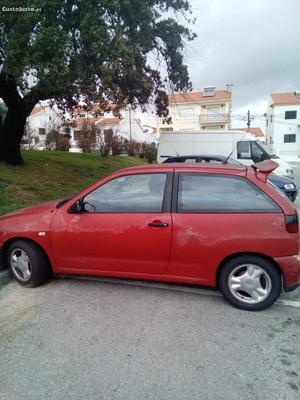 Seat Ibiza 1.4 8v Julho/96 - à venda - Ligeiros