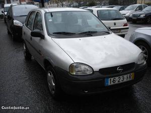 Opel Corsa 1.2 de 5 portas Julho/97 - à venda - Ligeiros