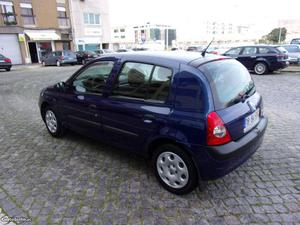 Renault Clio v muito novo Junho/01 - à venda -