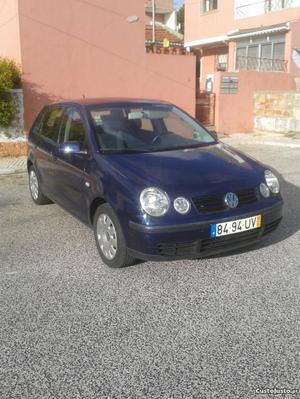 VW Polo Confortline 1.2 Abril/03 - à venda - Ligeiros