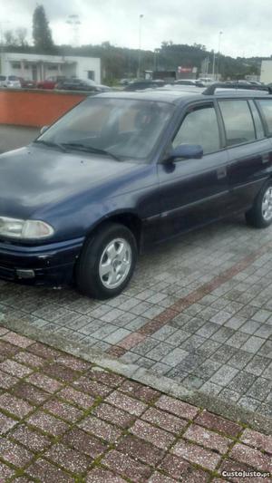 Opel Astra 1.7 TD motor Isuzu de 5 lugares Maio/95 - à