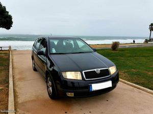 Skoda Fabia 1.4 Comfort Abril/01 - à venda - Ligeiros