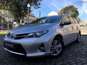 Toyota Auris TOURING SP HYBRIDA Junho/14 - à venda -